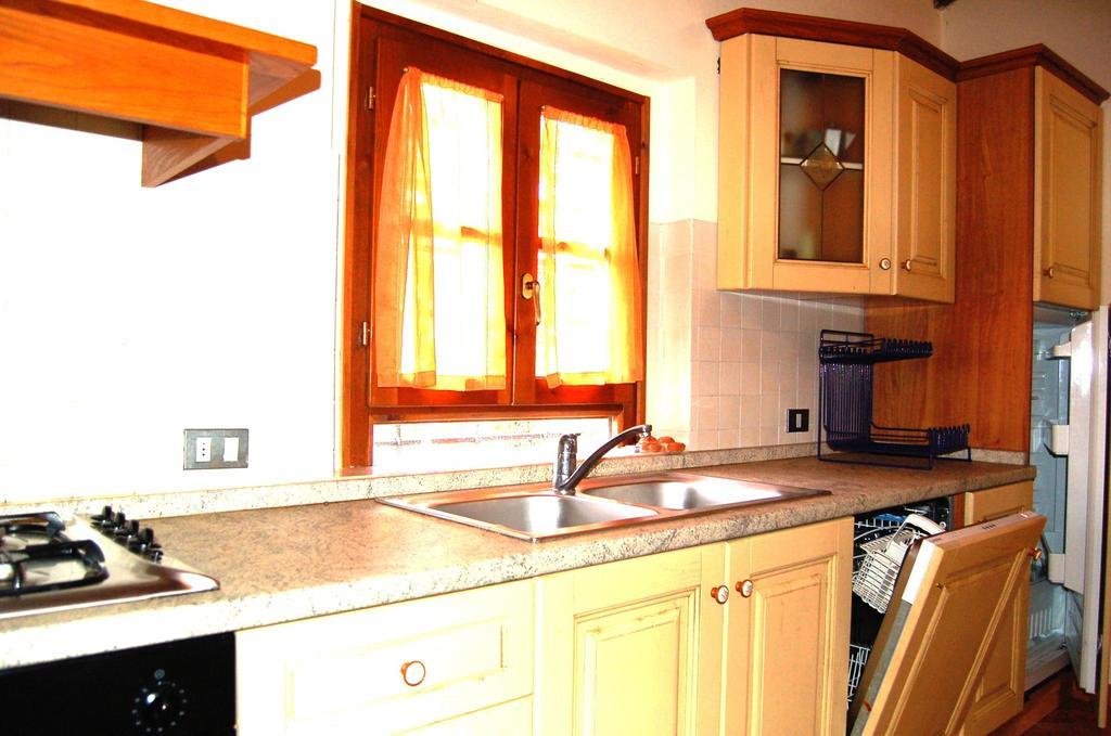 Borgo Nuovo San Martino Guest House Ambra ภายนอก รูปภาพ